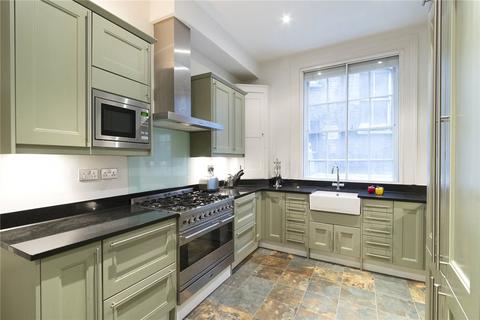 undefined, Wellington Street, Covent Garden, WC2E