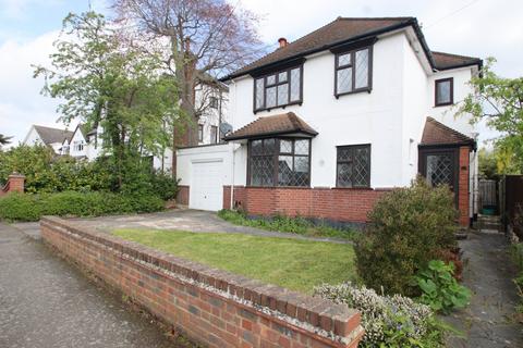 3 bedroom detached house to rent, St. John's Road, Petts Wood, BR5