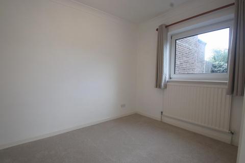 4 bedroom terraced house to rent, Sparrow Drive, Orpington, BR5