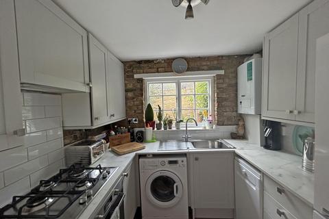 3 bedroom cottage to rent, Thorne Street, Barnes, SW13