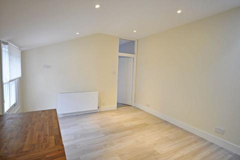 2 bedroom flat to rent, Rocks Lane, Barnes, SW13