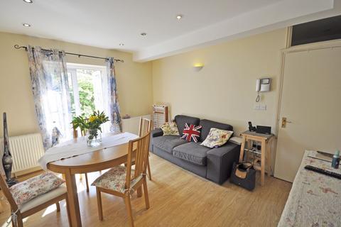 2 bedroom flat to rent, Lyric Road, Barnes, SW13