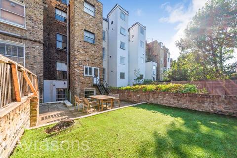 4 bedroom flat to rent, LANCASTER ROAD, LADBROKE GROVE