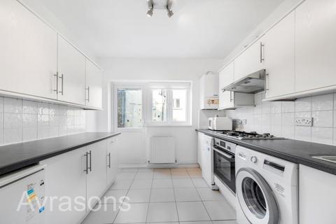 4 bedroom flat to rent, LANCASTER ROAD, LADBROKE GROVE