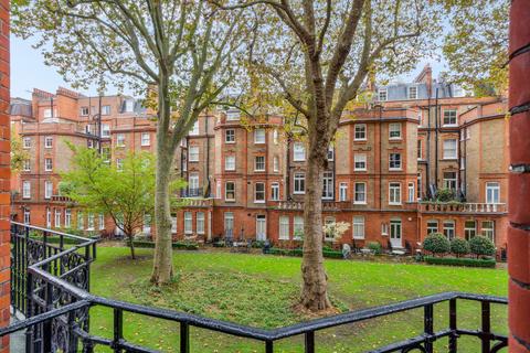 Flat for sale, Egerton Gardens, Knightsbridge
