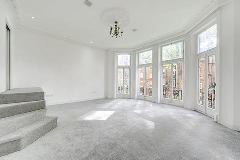 undefined, Egerton Gardens, Knightsbridge