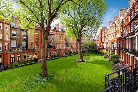 undefined, Egerton Gardens, Knightsbridge