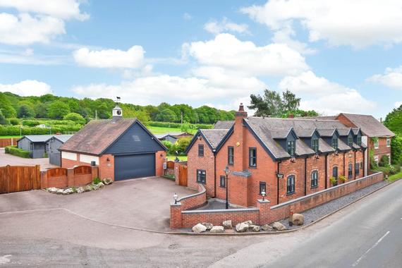 Cannock Staffordshire 4 Bed Detached House 665 000