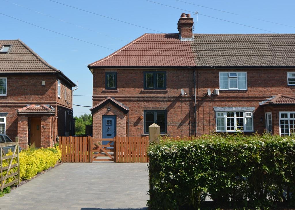 Wrights Green, Lumb Brook Road, Appleton Thorn 4 bed end of terrace