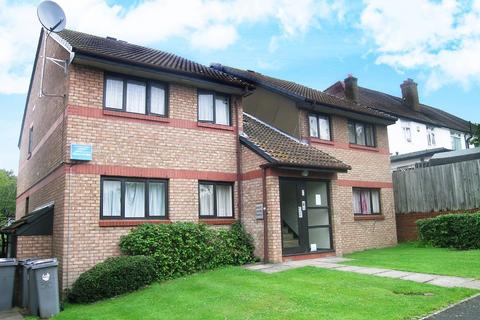 2 bedroom apartment to rent, Viewfield Close, Kenton, HA3