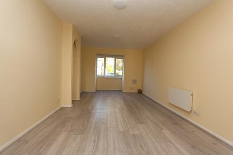 2 bedroom apartment to rent, Viewfield Close, Kenton, HA3