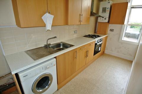 2 bedroom flat to rent, Hither Green Lane SE13