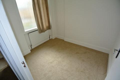 2 bedroom flat to rent, Hither Green Lane SE13