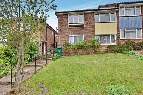 2 bedroom maisonette to rent, Vernon Crescent, Barnet EN4