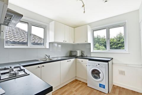 2 bedroom maisonette to rent, Vernon Crescent, Barnet EN4