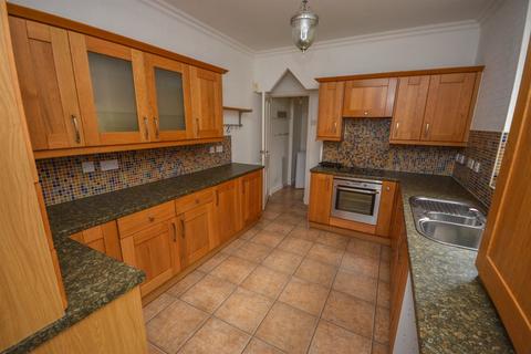 2 bedroom flat to rent, Stanhope Road, South Shields