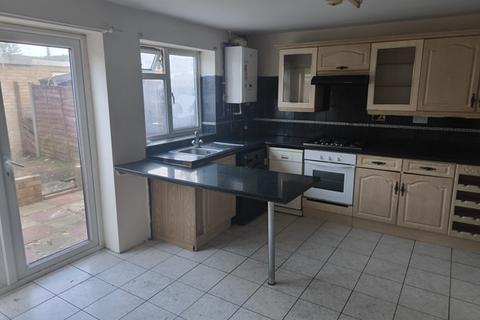 undefined, 3 Bedroom Terraced House - Martham Close, BEDFORD