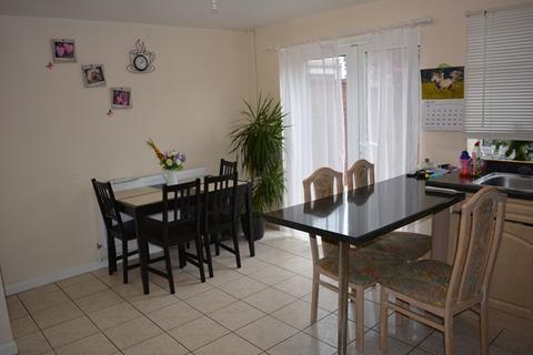 undefined, 3 Bedroom Terraced House - Martham Close, BEDFORD