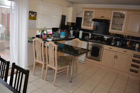undefined, 3 Bedroom Terraced House - Martham Close, BEDFORD