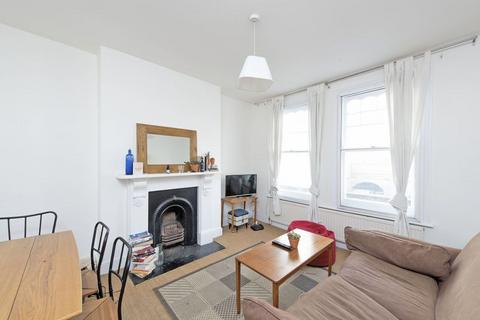 2 bedroom apartment for sale, Queenstown Road, SW8