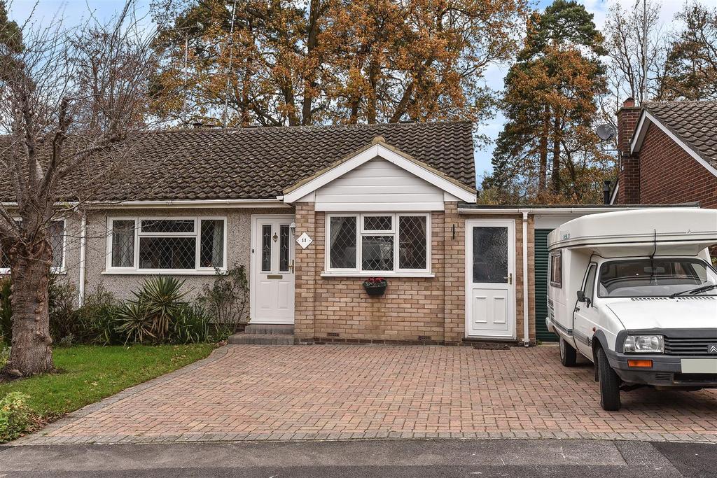 Pensford Close, Crowthorne, Berkshire RG45 6QR 2 bed semidetached
