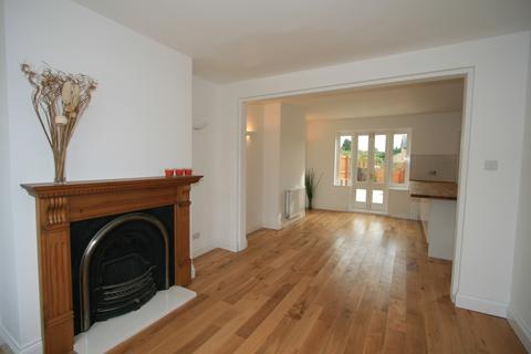 3 bedroom semi-detached house to rent, High Street, Hauxton