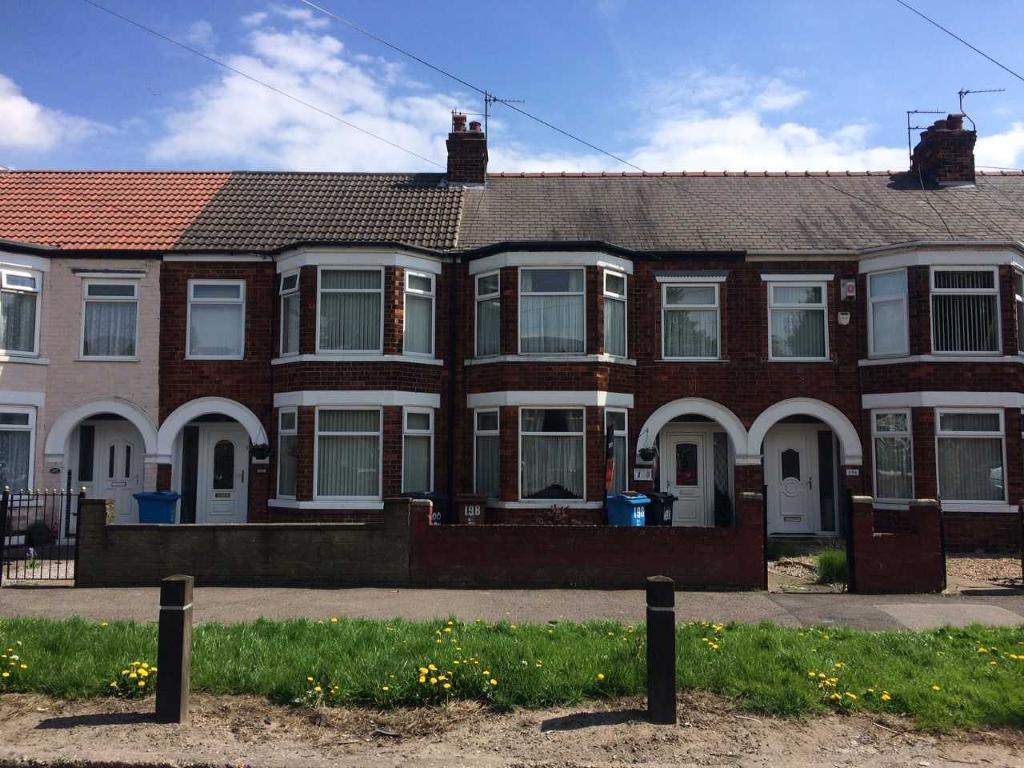 Priory Road, Hull, HU5 5RX 3 bed terraced house £109,950