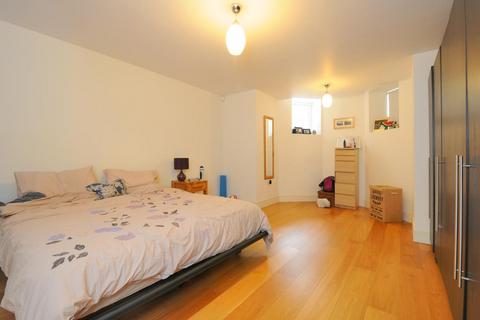2 bedroom flat to rent, Shepherds Hill, Highgate, N6