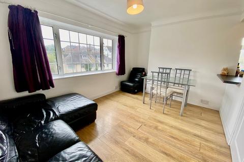 2 bedroom flat to rent, Grosvenor Court, Vale Road, Bournemouth