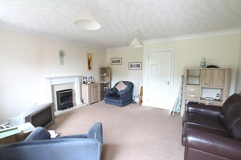 3 bedroom townhouse to rent, Philip Larkin Close, HU6