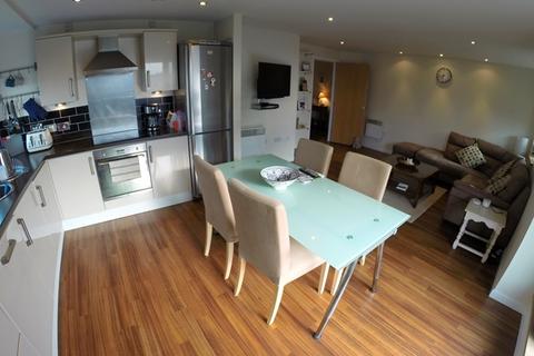 2 bedroom apartment to rent, LARGE MASSHOUSE 12TH FLOOR 2 DOUBLE BEDROOMS WITH TERRACE & PARKING