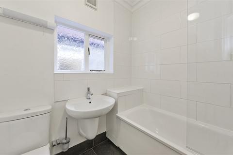 4 bedroom terraced house to rent, Whellock Road, Chiswick W4