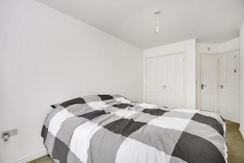 2 bedroom apartment to rent, Berryfields,  Aylesbury,  HP18