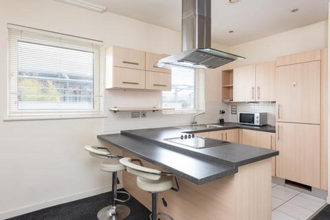 2 bedroom flat to rent, 24 Kingscote Way BN1