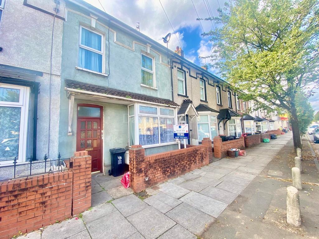 418 Corporation Road, Newport, Gwent. NP19 0GA 1 bed ground floor flat