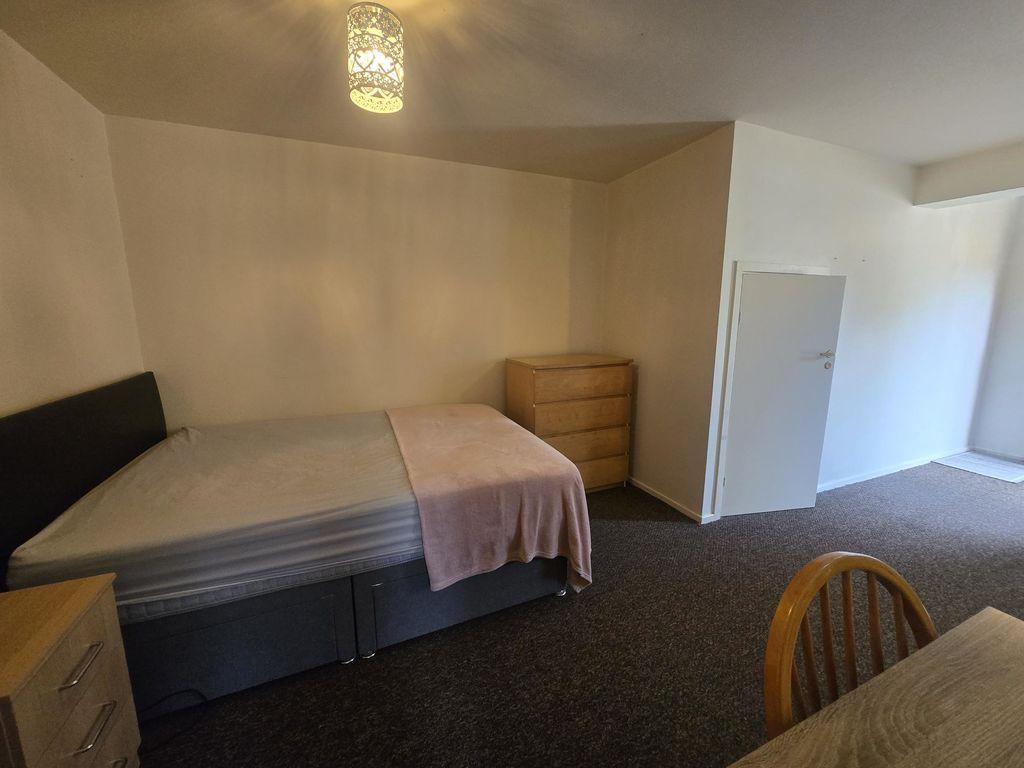 Apartment in Birmingham - View 5