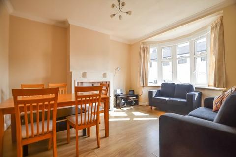 4 bedroom terraced house to rent, Shore Place, Victoria Park E9