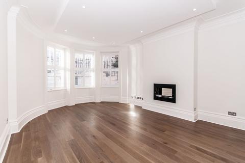 4 bedroom flat for sale, Rutland House, W8