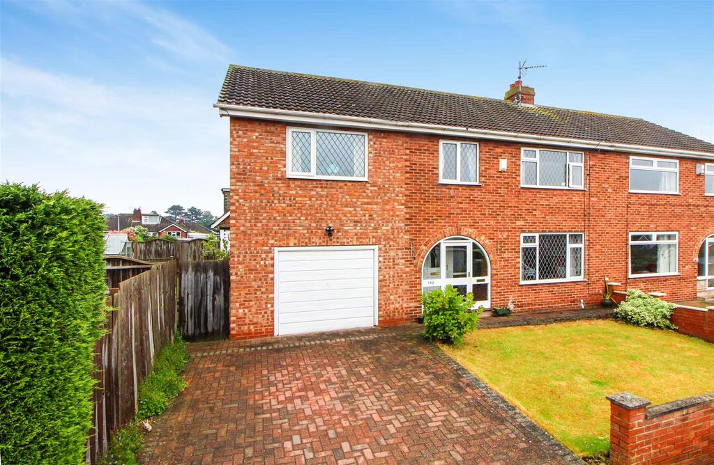 The Mount, Driffield 4 bed semidetached house £190,000