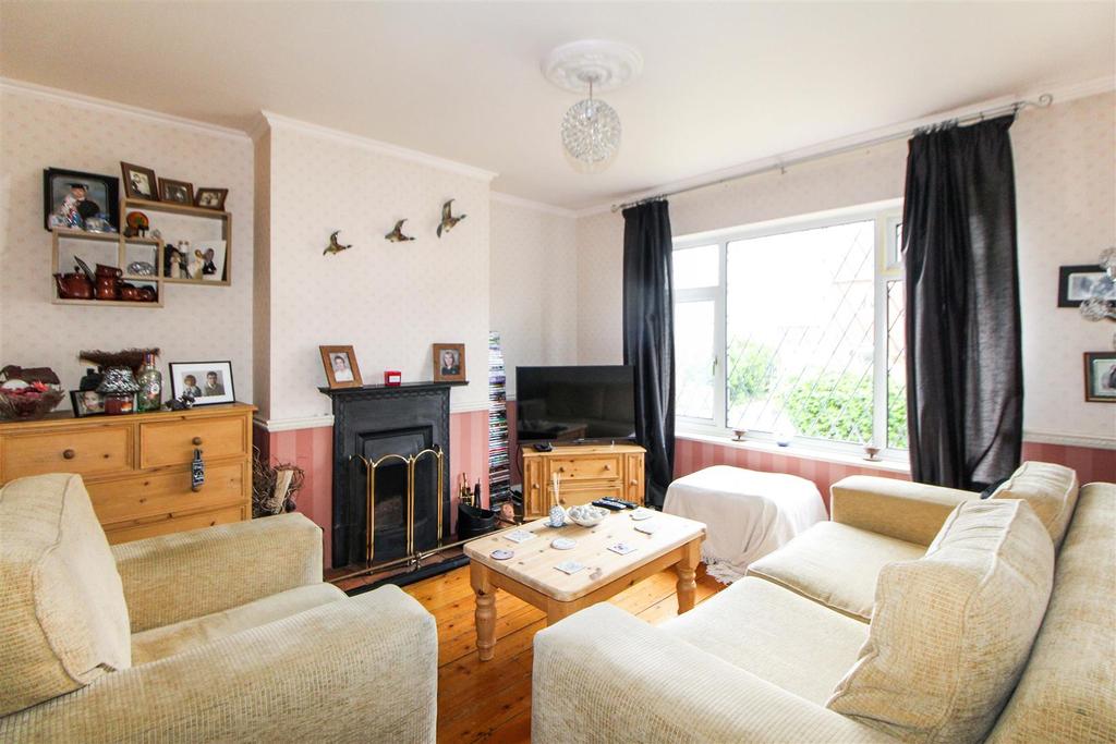 The Mount, Driffield 4 bed semidetached house £190,000