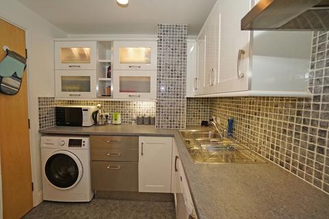 2 bedroom apartment to rent, Oyster Quay, Portsmouth PO6