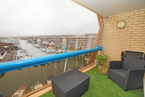 2 bedroom apartment to rent, Oyster Quay, Portsmouth PO6