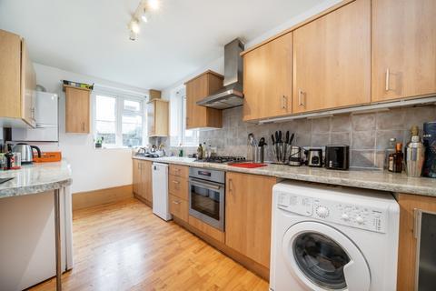 2 bedroom apartment to rent, Penshurst Road, London E9