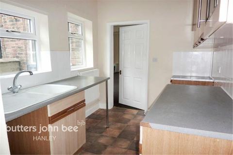 3 bedroom terraced house to rent, Pennell Street, Bucknall