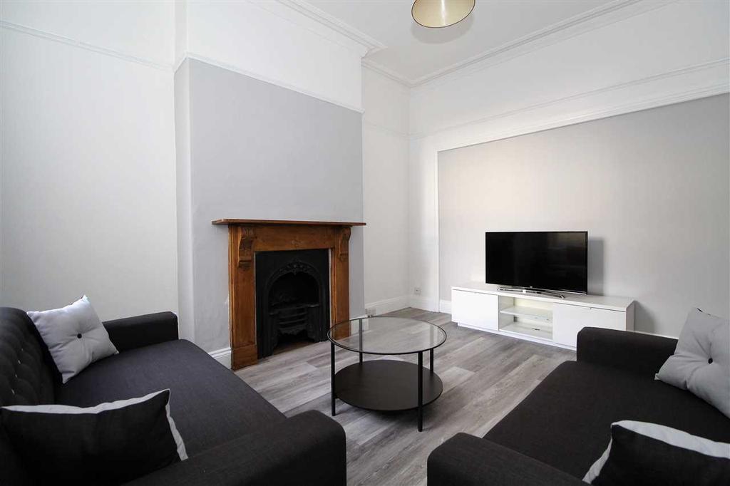 Hamilton Gardens, Plymouth 5 bed house share £455 pcm (£105 pw)