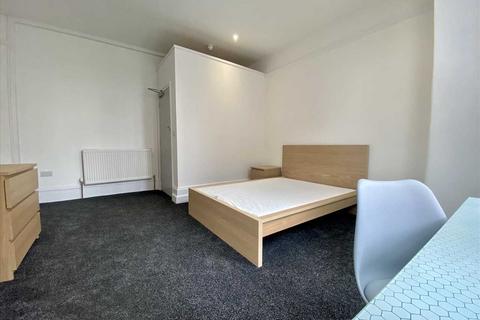 2 bedroom apartment to rent, Addison Road, Plymouth