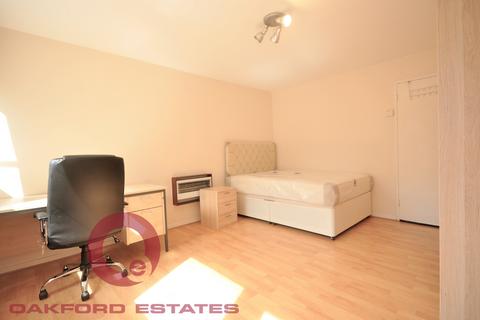 3 bedroom flat to rent, Earlsferry Way, Islington, London N1