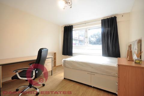 3 bedroom flat to rent, Earlsferry Way, Islington, London N1