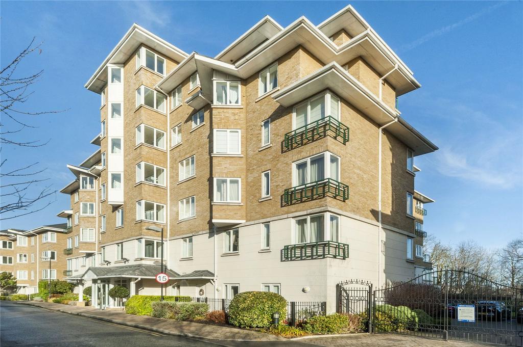 Strand Drive, Kew Riverside Park, Kew, Surrey 3 bed flat £1,500,000