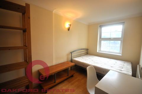 2 bedroom flat to rent, Drummond Street, Euston, London NW1